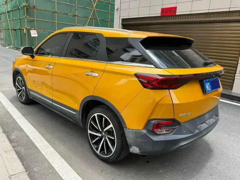 2019 Bestune T77 с пробегом 30 000 км