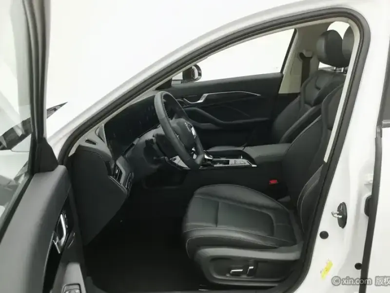 2023 Bestune B70 с пробегом 22 200 км