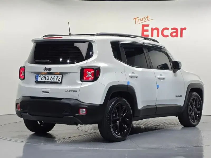 2022 Jeep Renegade с пробегом 12 094 км
