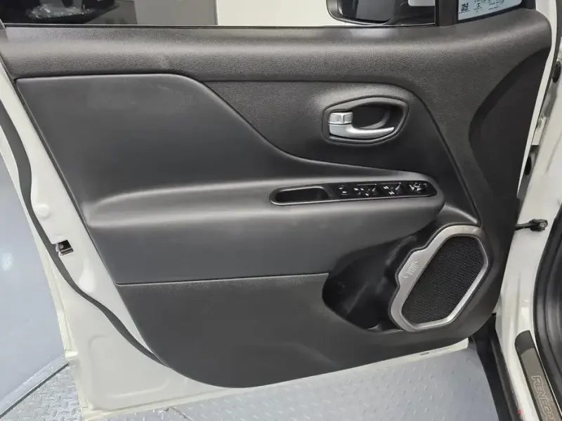 2022 Jeep Renegade с пробегом 12 094 км