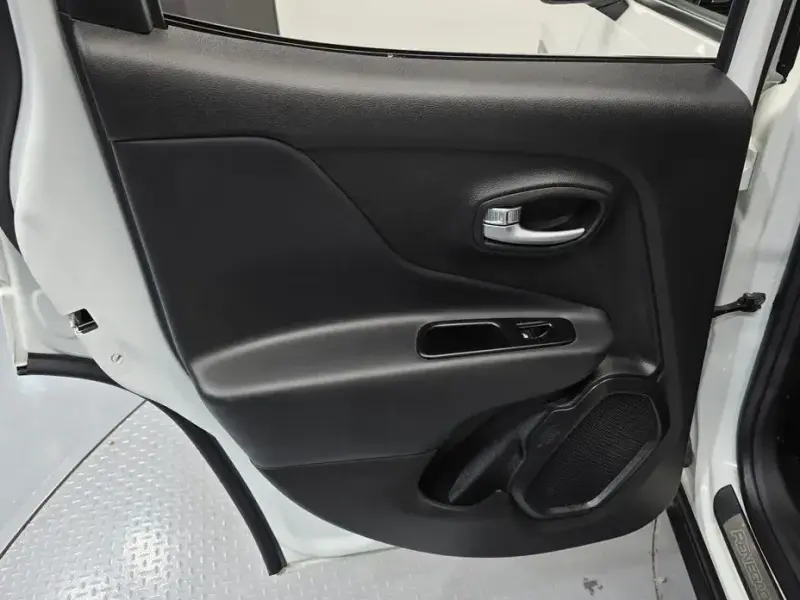 2022 Jeep Renegade с пробегом 12 094 км