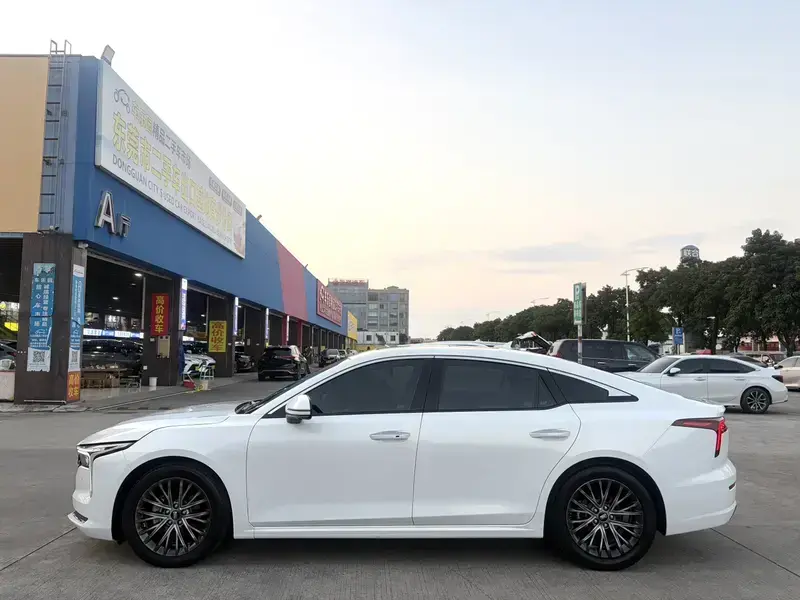 2023 Bestune B70 с пробегом 30 000 км