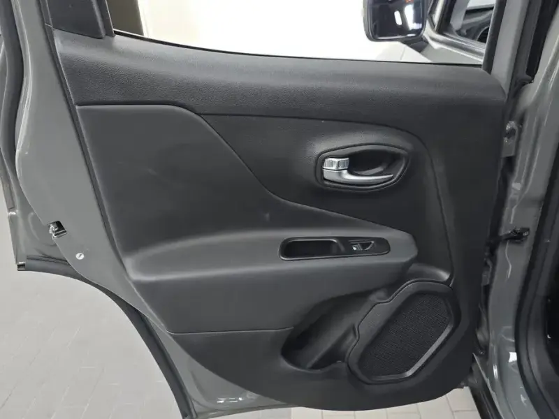 2022 Jeep Renegade с пробегом 13 479 км
