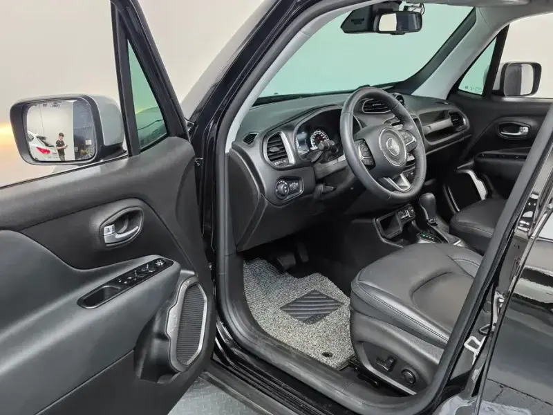 2022 Jeep Renegade с пробегом 23 698 км