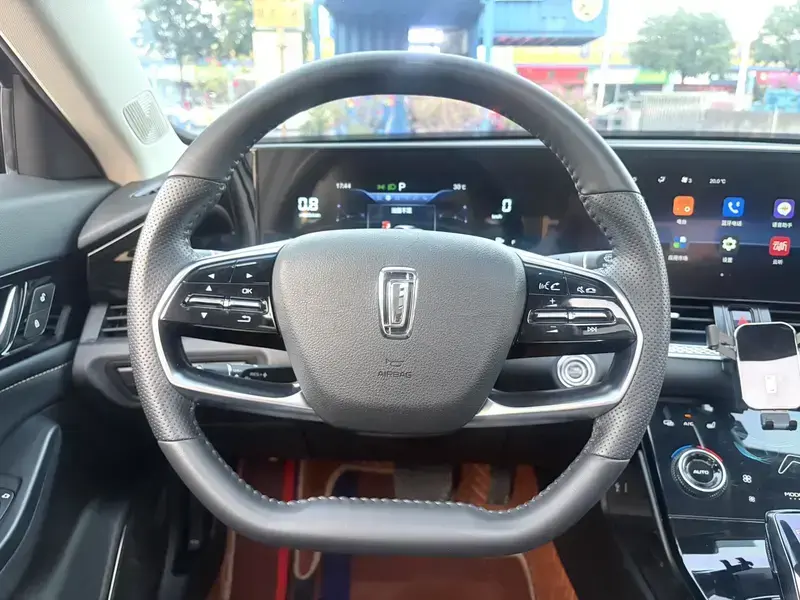 2023 Bestune B70 с пробегом 30 000 км