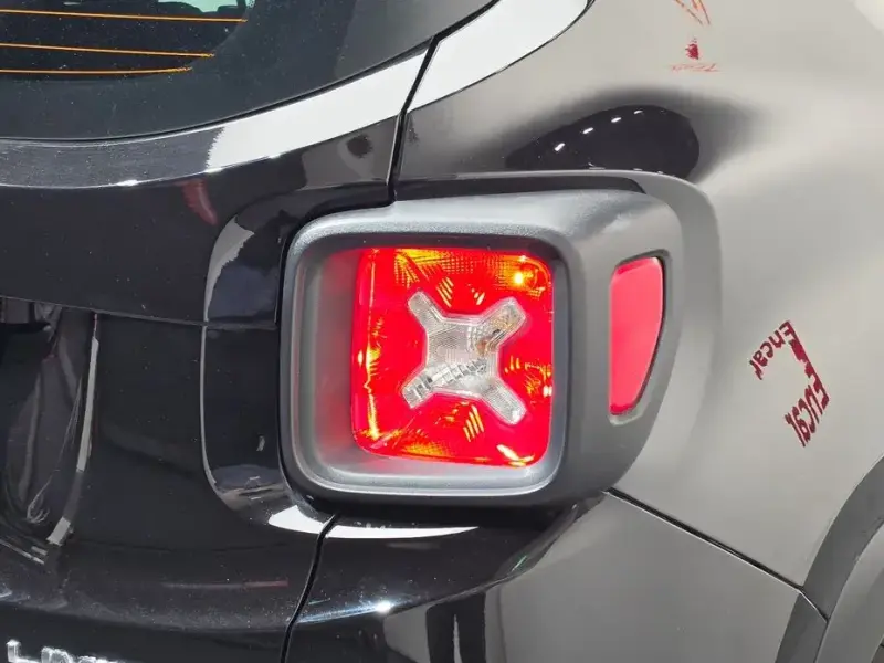 2022 Jeep Renegade с пробегом 23 698 км