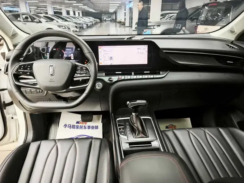 2023 Bestune T55 с пробегом 38 000 км