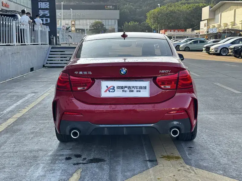 2020 BMW 1 серии с пробегом 23 000 км