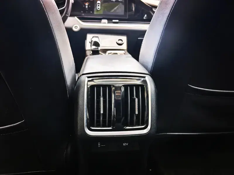 2022 Bestune B70 с пробегом 17 000 км