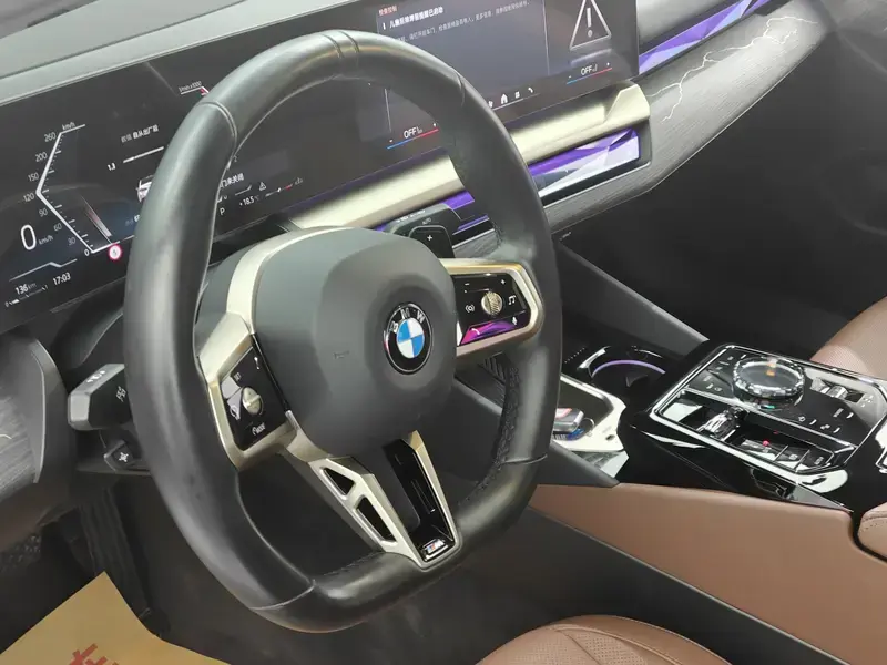 2025 BMW 5 серии с пробегом 6 800 км