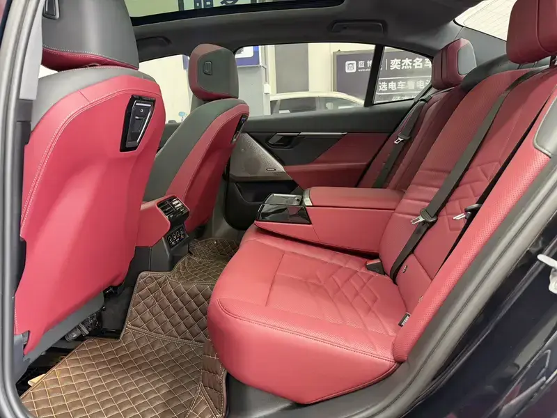 2026 BMW 5 серии с пробегом 10 000 км