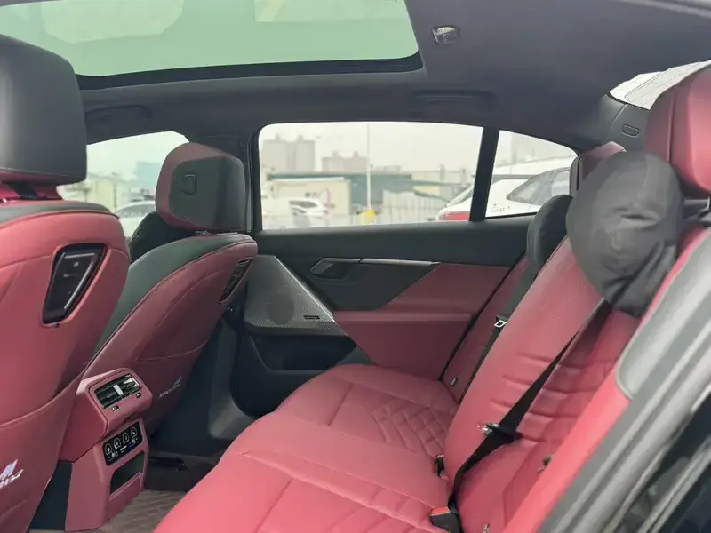 2026 BMW 5 серии с пробегом 7 800 км