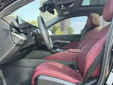 2025 BMW 5 серии с пробегом 13 000 км