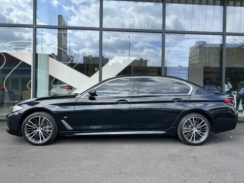 2023 BMW 5 серии с пробегом 68 000 км
