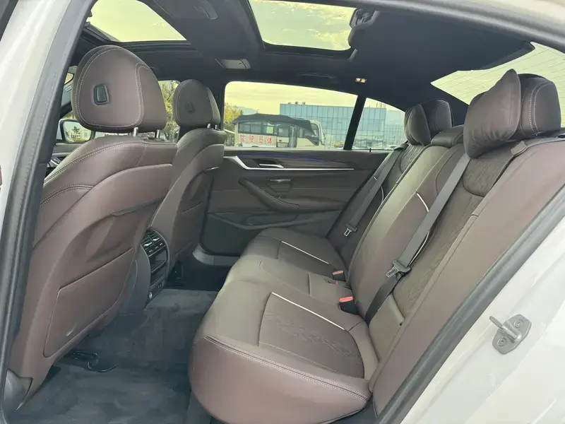 2023 BMW 5 серии с пробегом 44 000 км