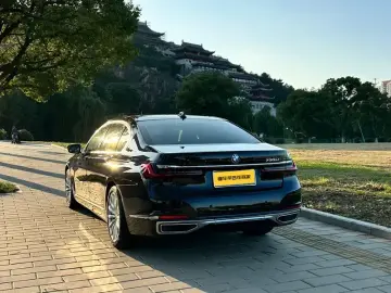 2019 BMW 7 серии с пробегом 127 000 км
