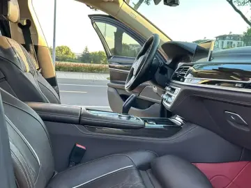 2019 BMW 7 серии с пробегом 127 000 км