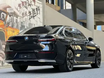 2023 BMW 7 серии с пробегом 27 000 км