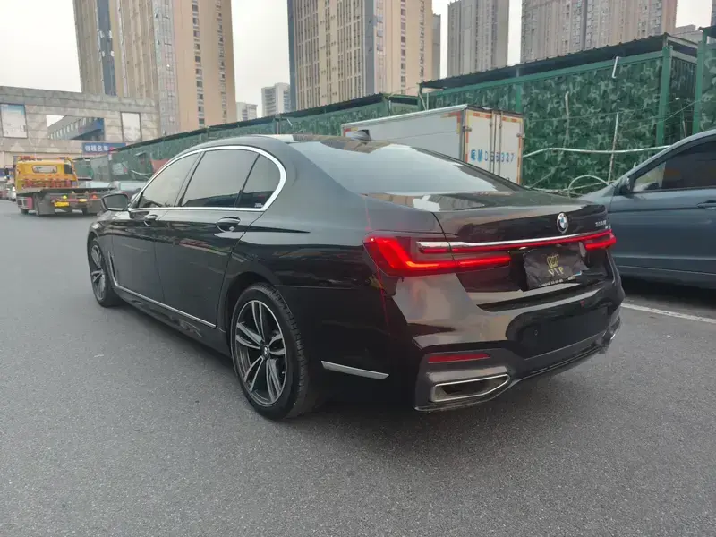 2021 BMW 7 серии с пробегом 83 000 км