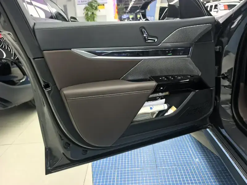 2023 BMW 7 серии с пробегом 31 500 км