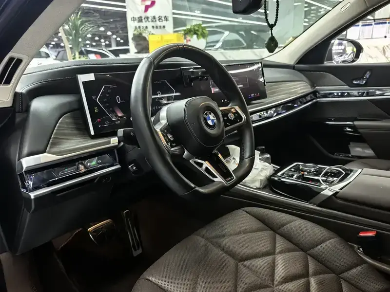 2023 BMW 7 серии с пробегом 31 500 км