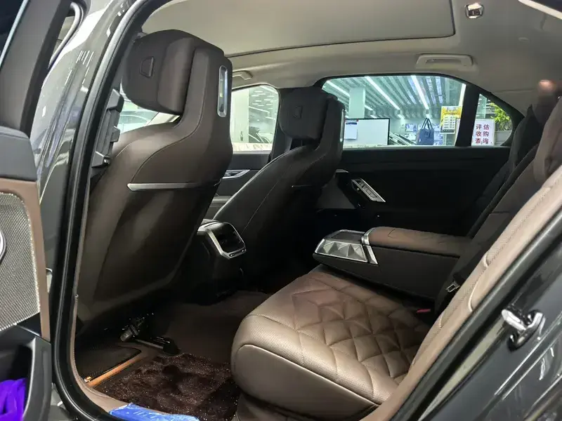 2023 BMW 7 серии с пробегом 31 500 км