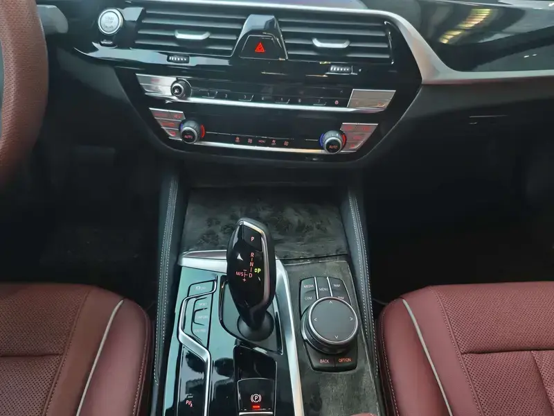 2022 BMW 5 серии с пробегом 15 000 км