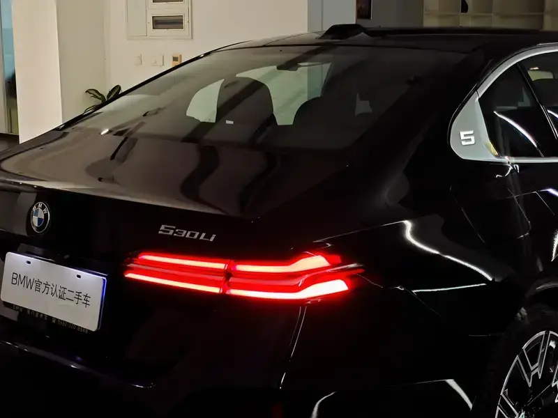 2025 BMW 5 серии с пробегом 8 000 км