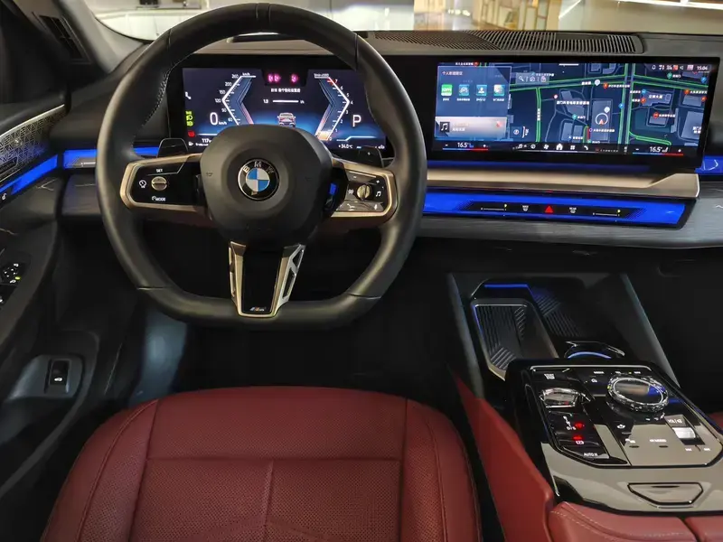2025 BMW 5 серии с пробегом 8 000 км