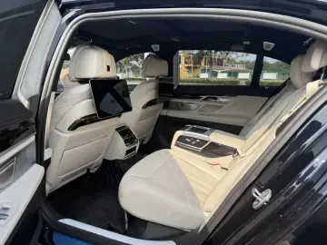 2021 BMW 7 серии с пробегом 43 000 км