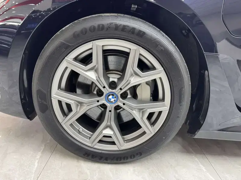 2022 BMW i3 с пробегом 11 000 км