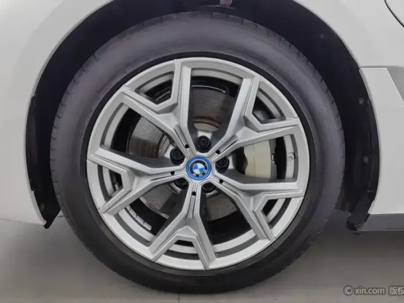2023 BMW i3 с пробегом 34 900 км