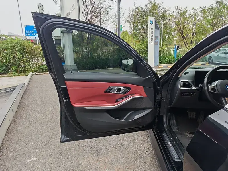 2024 BMW i3 с пробегом 114 000 км