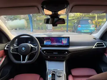 2025 BMW i3 с пробегом 17 000 км