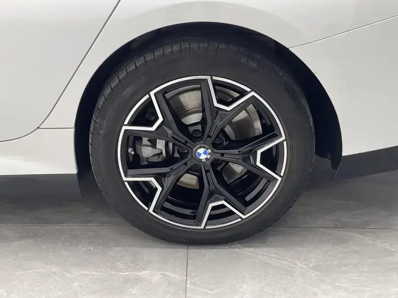 2025 BMW i3 с пробегом 20 300 км