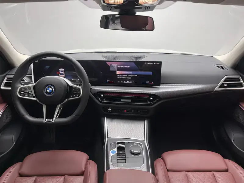 2025 BMW i3 с пробегом 20 300 км