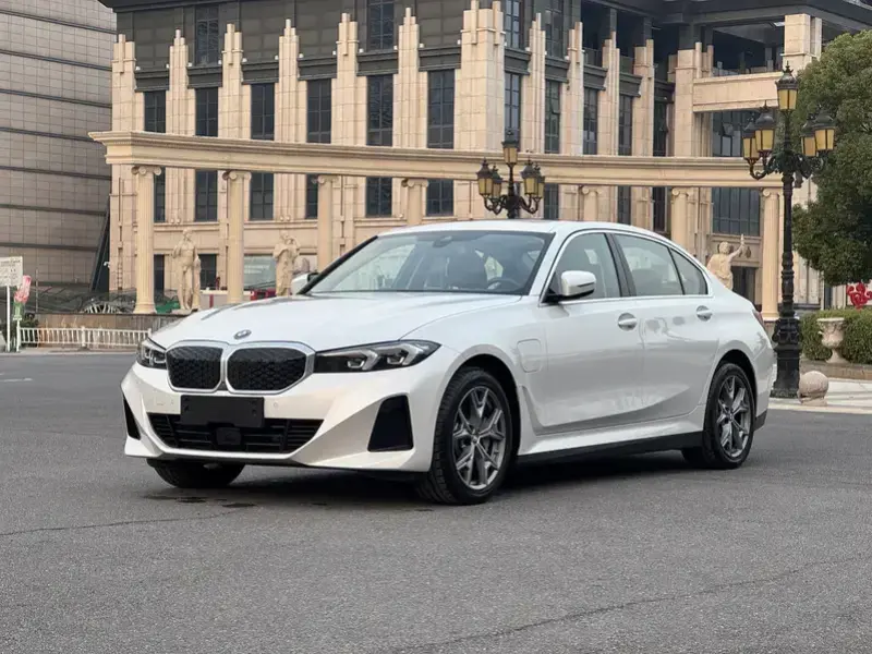 2025 BMW i3 с пробегом 18 000 км