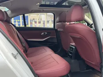 2025 BMW i3 с пробегом 18 000 км