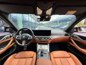 2022 BMW i4 с пробегом 23 500 км