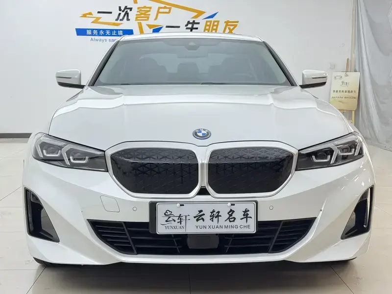 2025 BMW i3 с пробегом 28 000 км