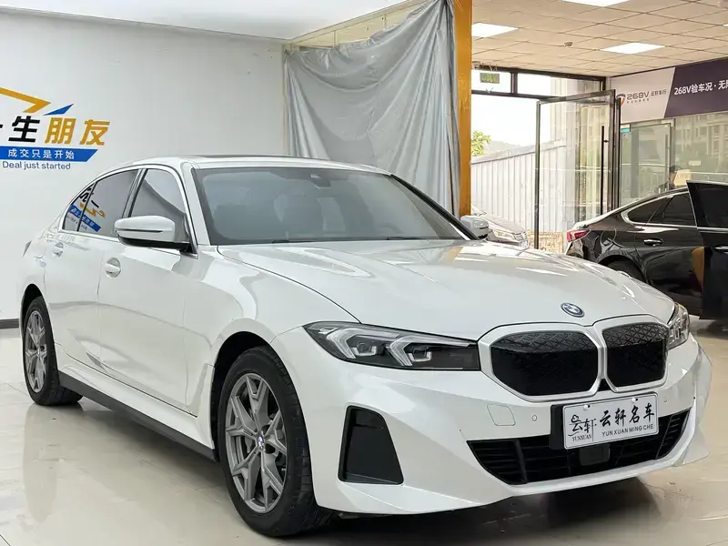 2025 BMW i3 с пробегом 28 000 км