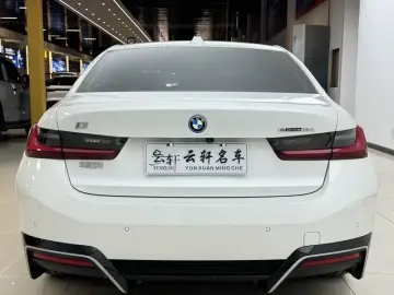 2025 BMW i3 с пробегом 28 000 км