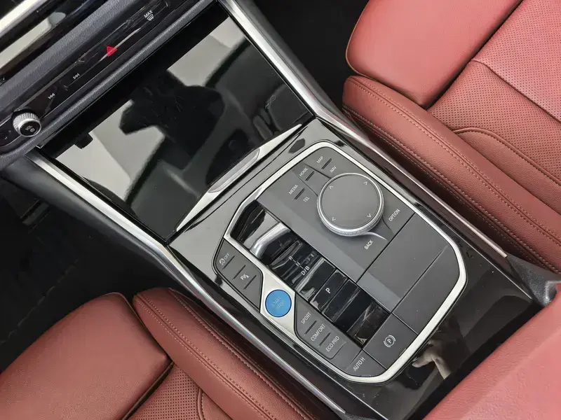 2023 BMW i4 с пробегом 26 000 км