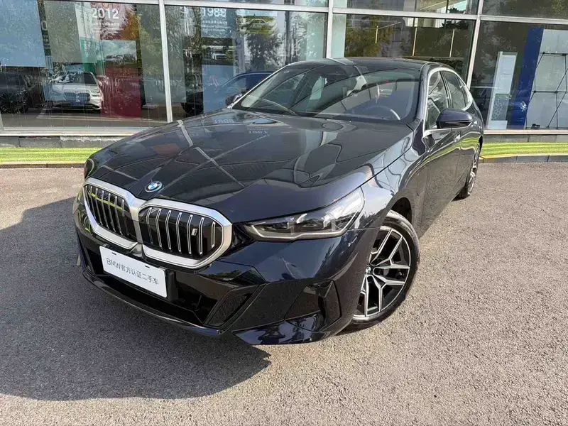 2026 BMW i5 с пробегом 1 000 км
