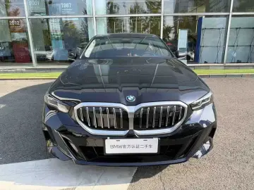 2026 BMW i5 с пробегом 1 000 км