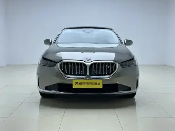 2024 BMW i5 с пробегом 13 600 км