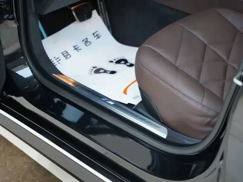 2023 BMW i7 с пробегом 39 000 км