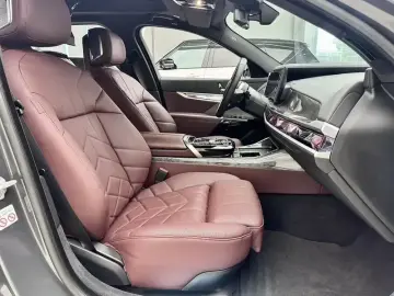 2023 BMW i7 с пробегом 3 800 км