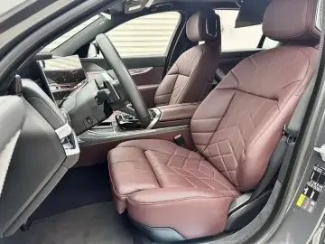 2023 BMW i7 с пробегом 3 800 км