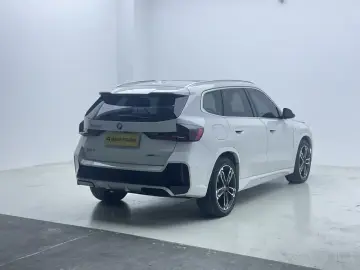 2023 BMW iX1 с пробегом 39 300 км